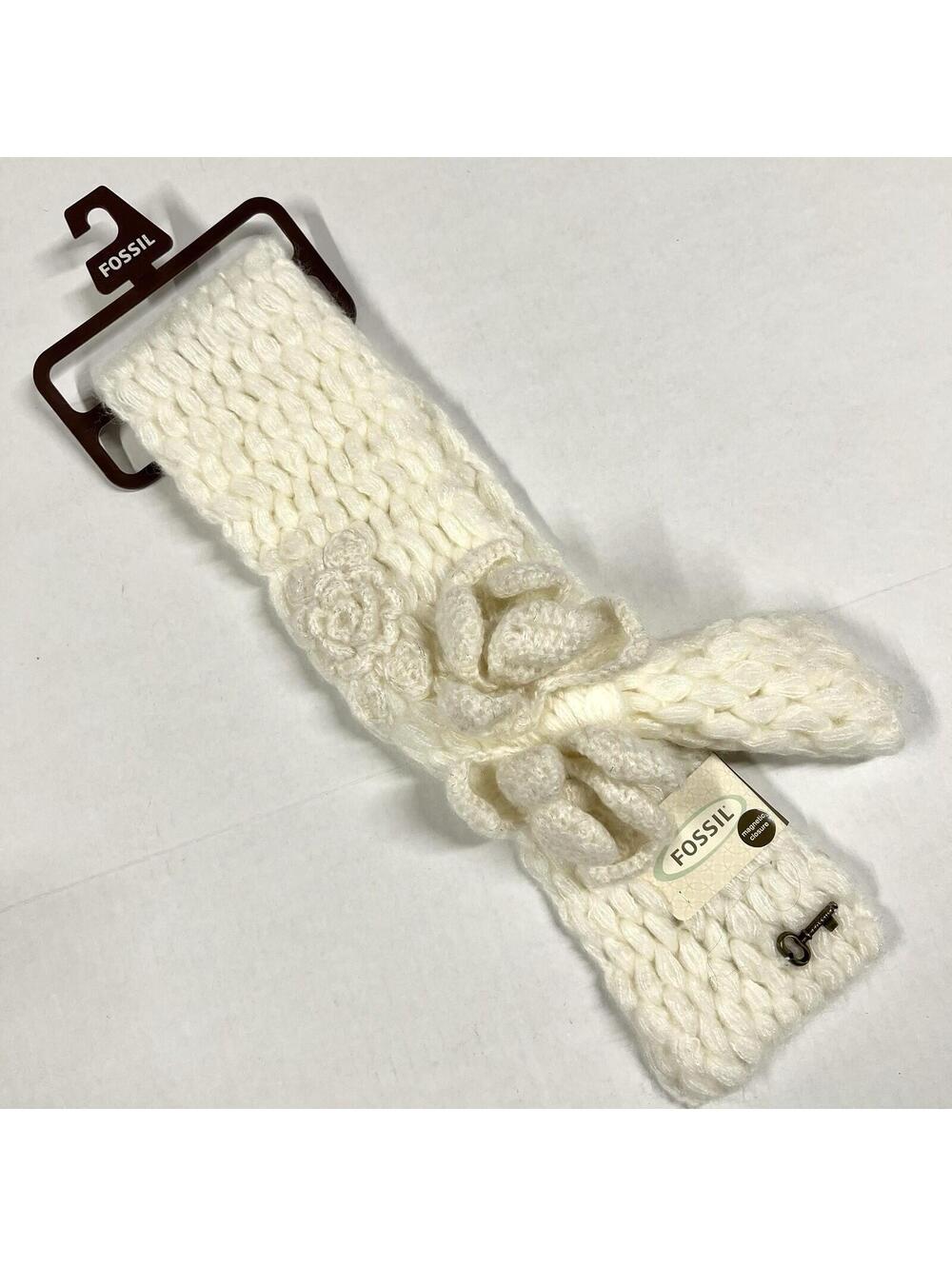 Fossil Scarf Rosemary Pristine Magnetic Closure Flower Knit Accent Design NWT